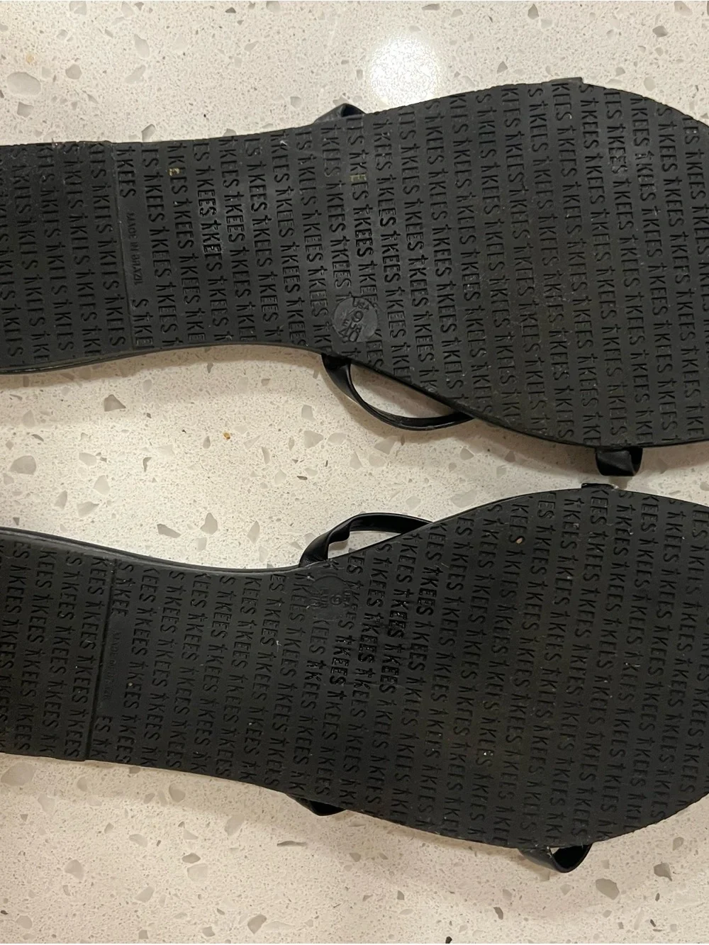 TKEES minimal black